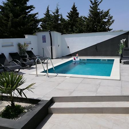 Elena Villa Pomer Exterior photo