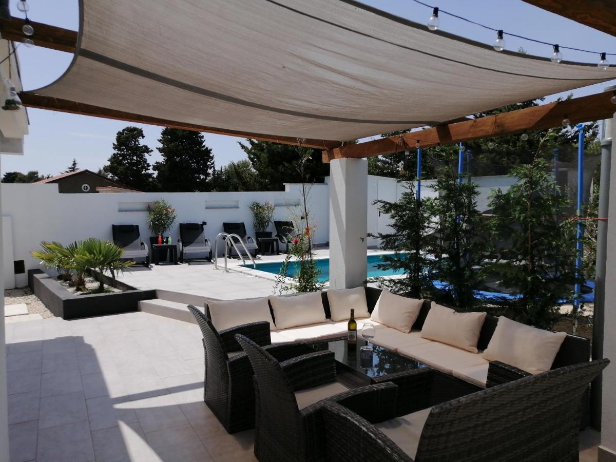 Elena Villa Pomer Exterior photo