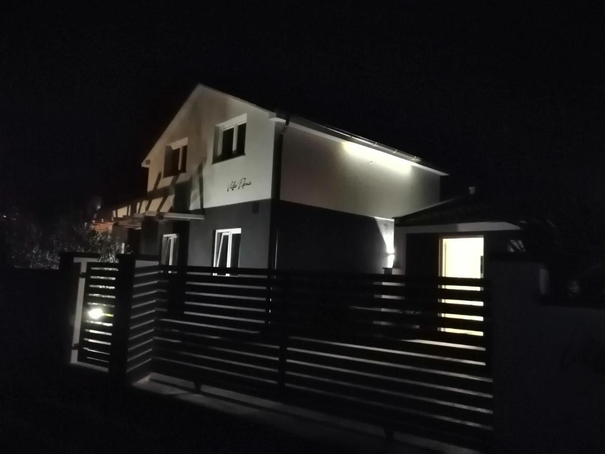 Elena Villa Pomer Exterior photo