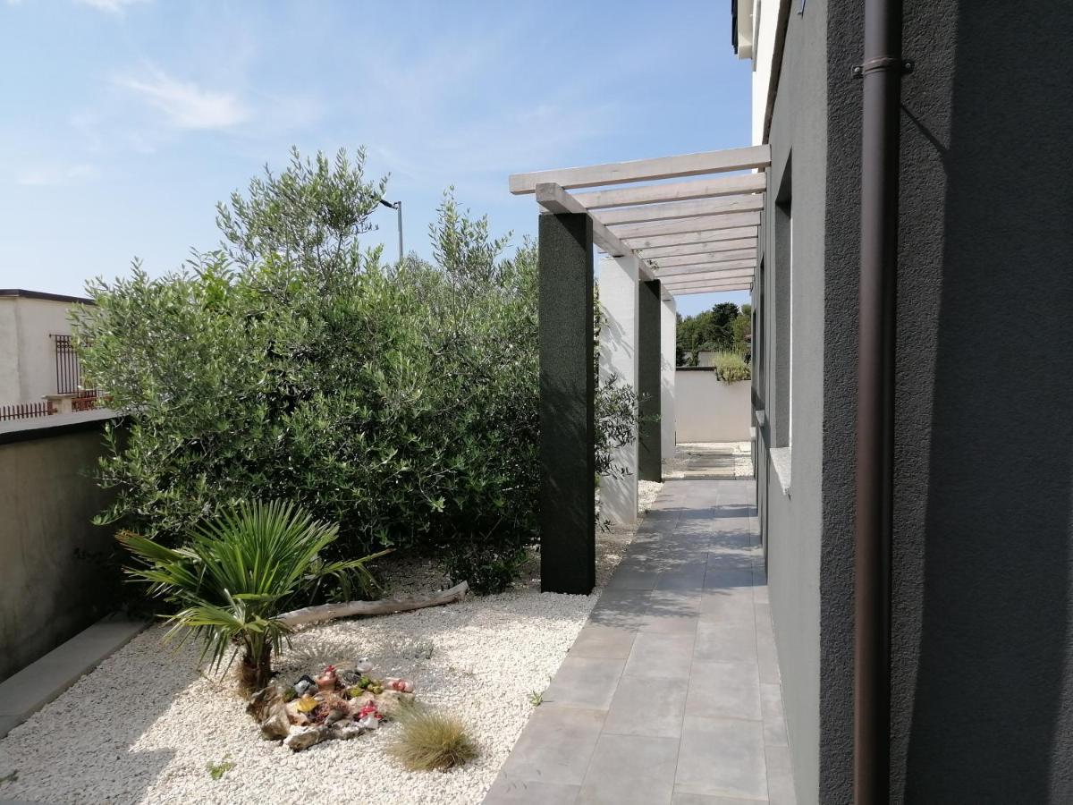 Elena Villa Pomer Exterior photo