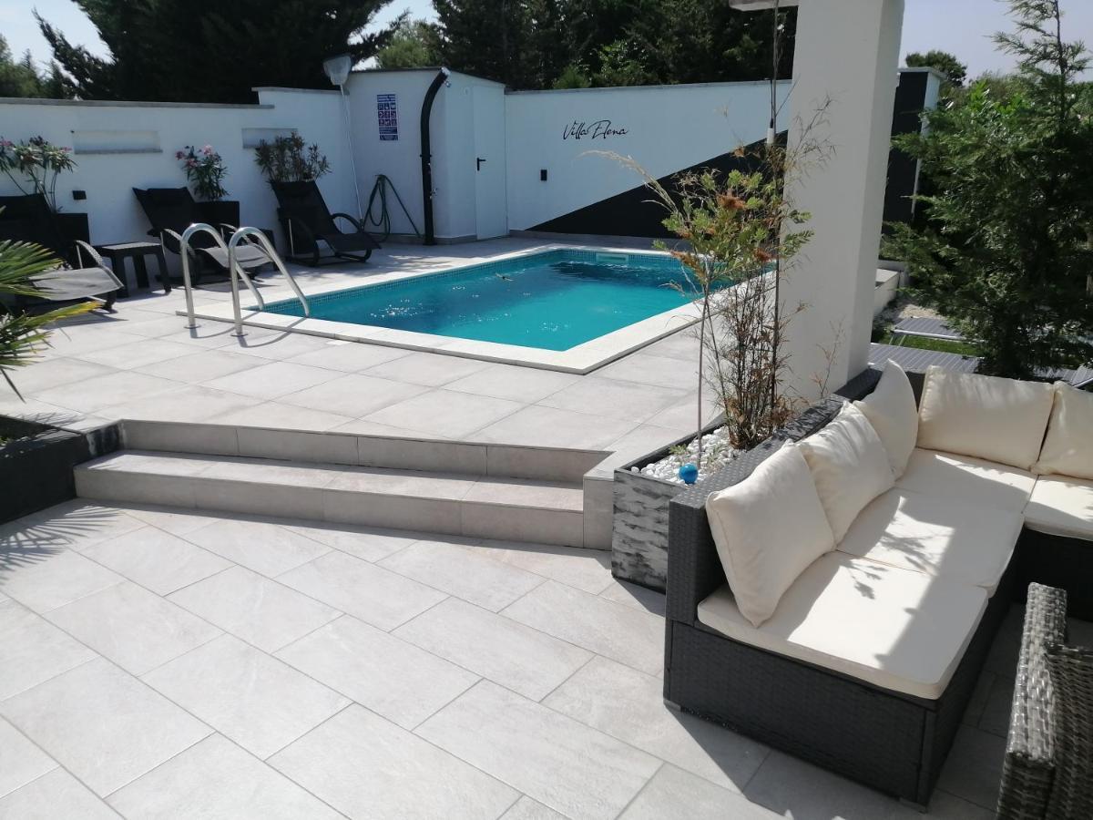 Elena Villa Pomer Exterior photo